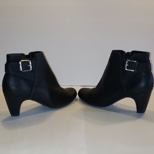 EUC Black ankle boots